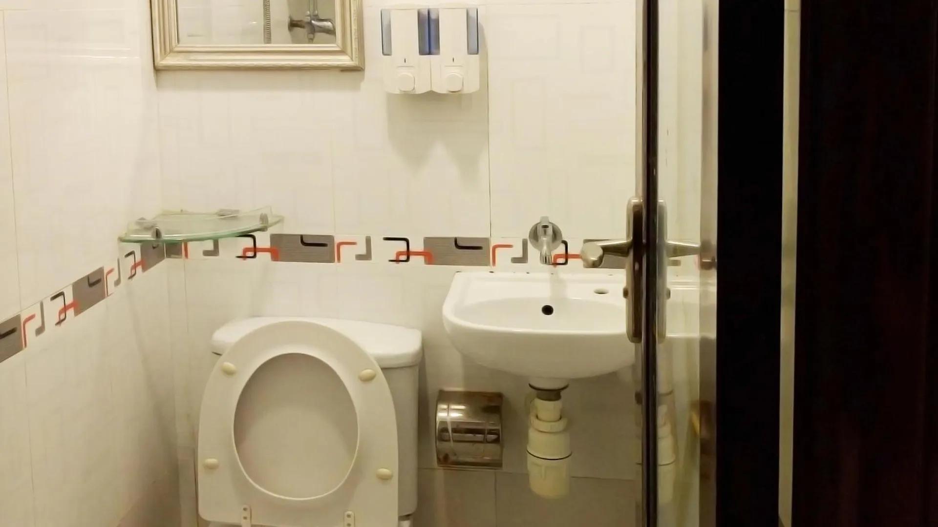 Days Hostel Block D Гонконг 0*,  Китай